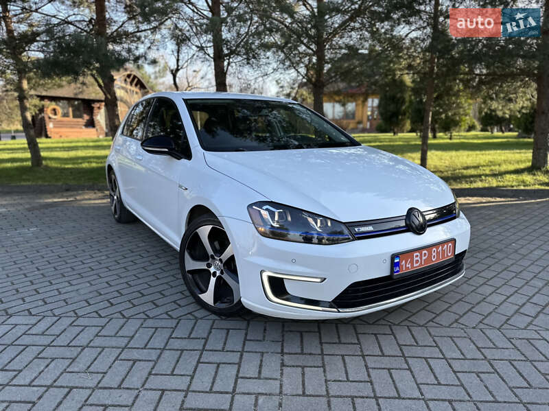 Хетчбек Volkswagen e-Golf 2015 в Дрогобичі