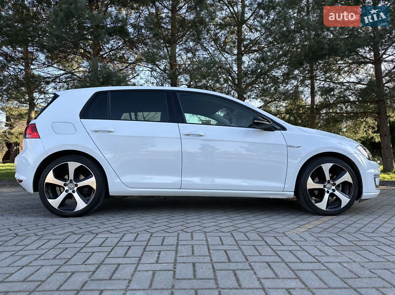 Хетчбек Volkswagen e-Golf 2015 в Дрогобичі