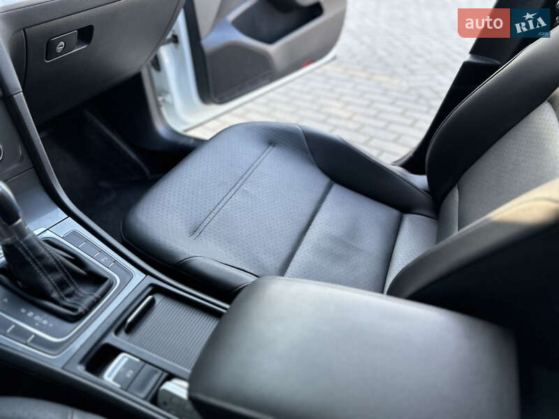 Хетчбек Volkswagen e-Golf 2015 в Дрогобичі