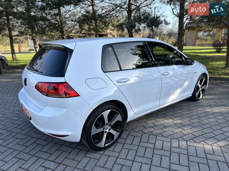 Хетчбек Volkswagen e-Golf 2015 в Дрогобичі