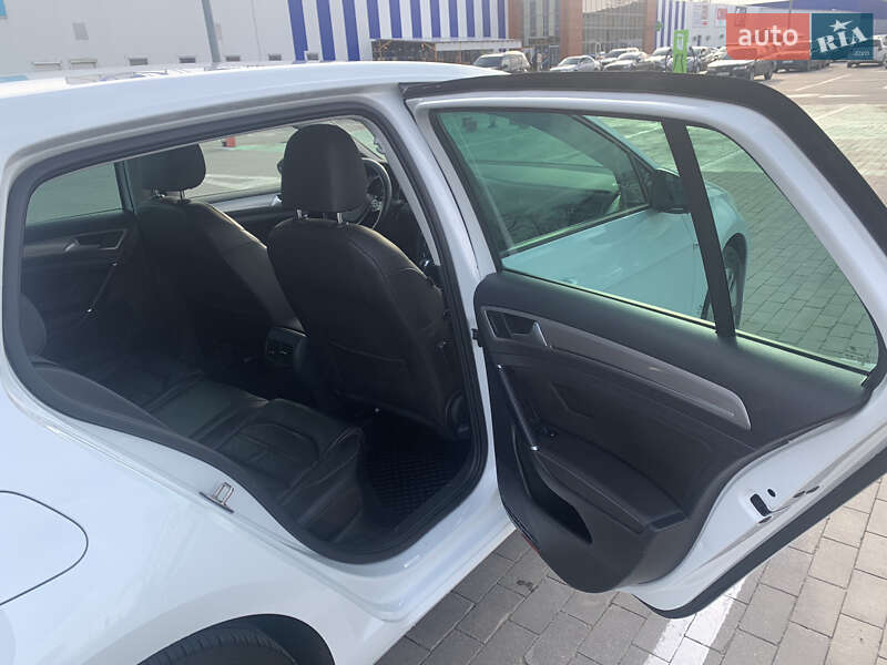 Хетчбек Volkswagen e-Golf 2015 в Одесі