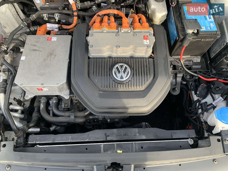 Хетчбек Volkswagen e-Golf 2015 в Одесі