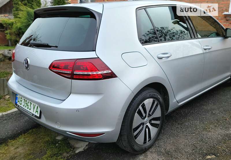 Хэтчбек Volkswagen e-Golf 2016 в Виннице