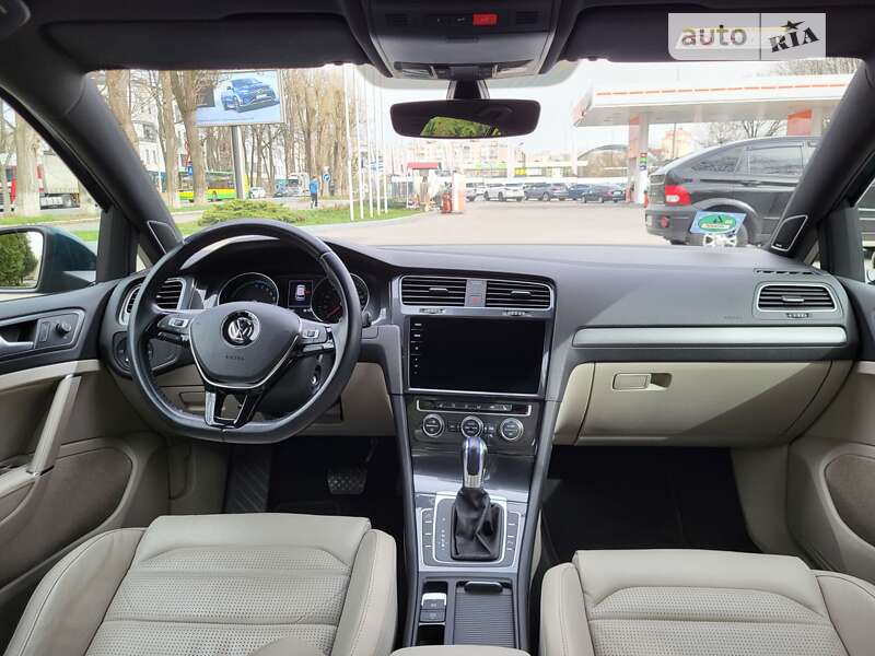 Хэтчбек Volkswagen e-Golf 2018 в Виннице