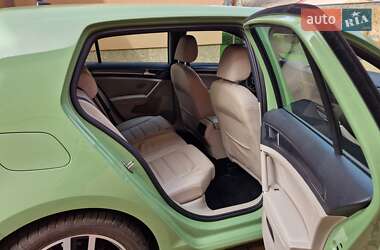 Хэтчбек Volkswagen e-Golf 2018 в 