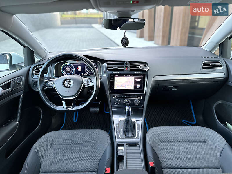 Хэтчбек Volkswagen e-Golf 2018 в Луцке
