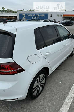 Хэтчбек Volkswagen e-Golf 2014 в Ужгороде