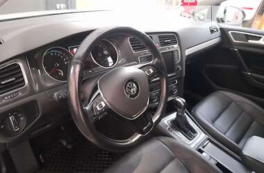 Хэтчбек Volkswagen e-Golf 2014 в Сваляве