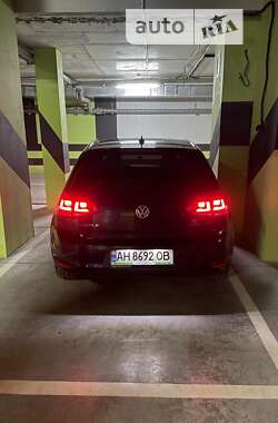 Хетчбек Volkswagen e-Golf 2015 в Ірпені