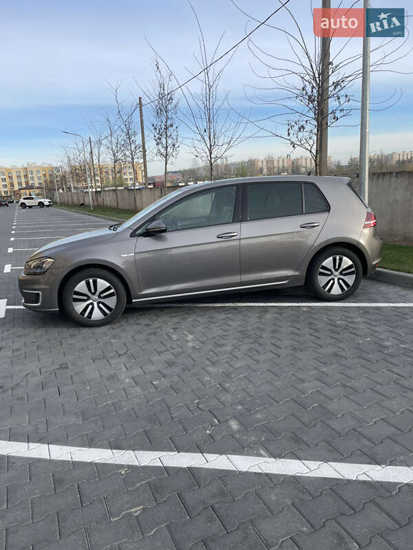 Хэтчбек Volkswagen e-Golf 2016 в Киеве фото 4 Хэтчбек Volkswagen e-Golf 2016 в Киеве