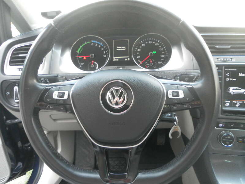 Хэтчбек Volkswagen e-Golf 2015 в Луцке