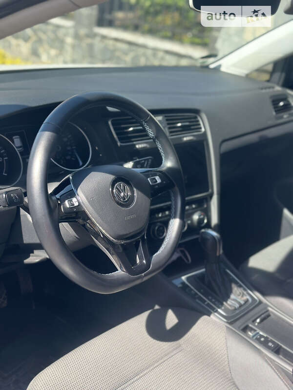 Хетчбек Volkswagen e-Golf 2020 в Іршаві