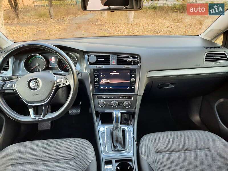 Хетчбек Volkswagen e-Golf 2017 в Одесі