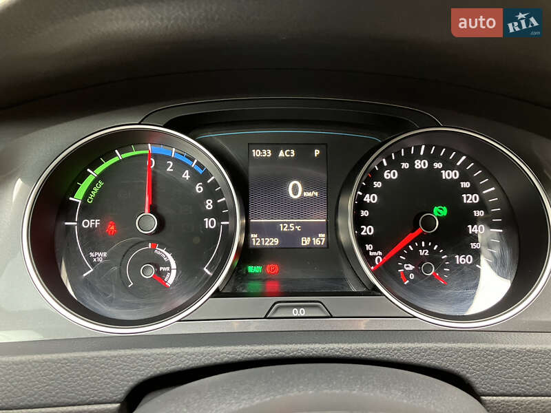 Хетчбек Volkswagen e-Golf 2015 в Дніпрі