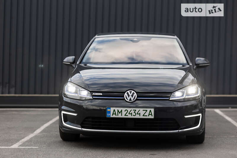 Хетчбек Volkswagen e-Golf 2019 в Житомирі