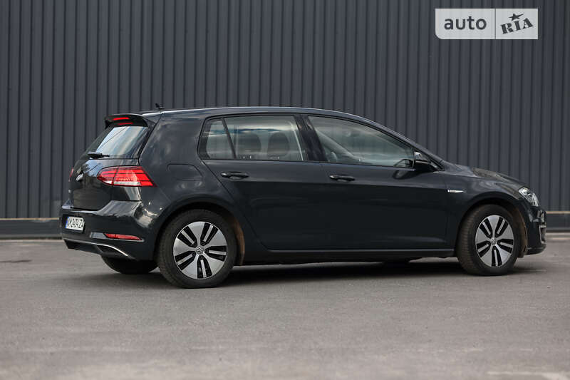 Хетчбек Volkswagen e-Golf 2019 в Житомирі