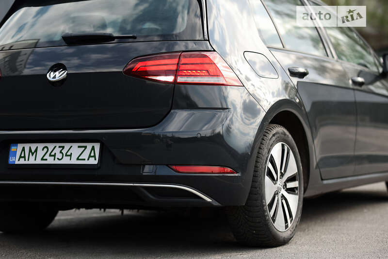 Хетчбек Volkswagen e-Golf 2019 в Житомирі
