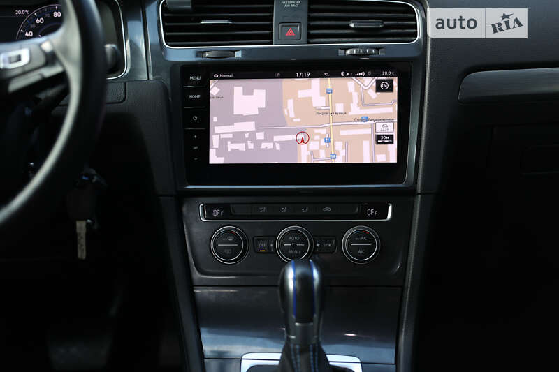 Хетчбек Volkswagen e-Golf 2019 в Житомирі