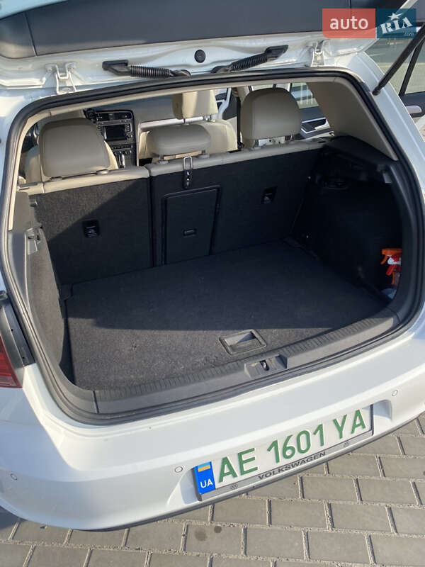 Хэтчбек Volkswagen e-Golf 2014 в Днепре