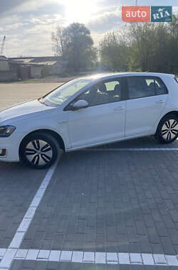 Хетчбек Volkswagen e-Golf 2014 в 