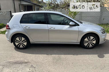 Хэтчбек Volkswagen e-Golf 2015 в Здолбунове