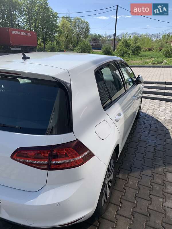 Хетчбек Volkswagen e-Golf 2014 в Полтаві