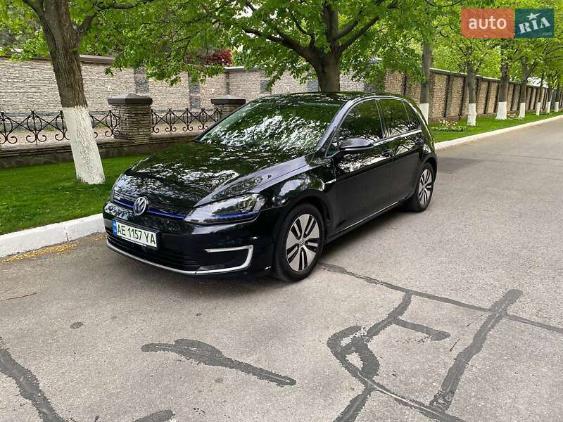 Хэтчбек Volkswagen e-Golf 2015 в Днепре
