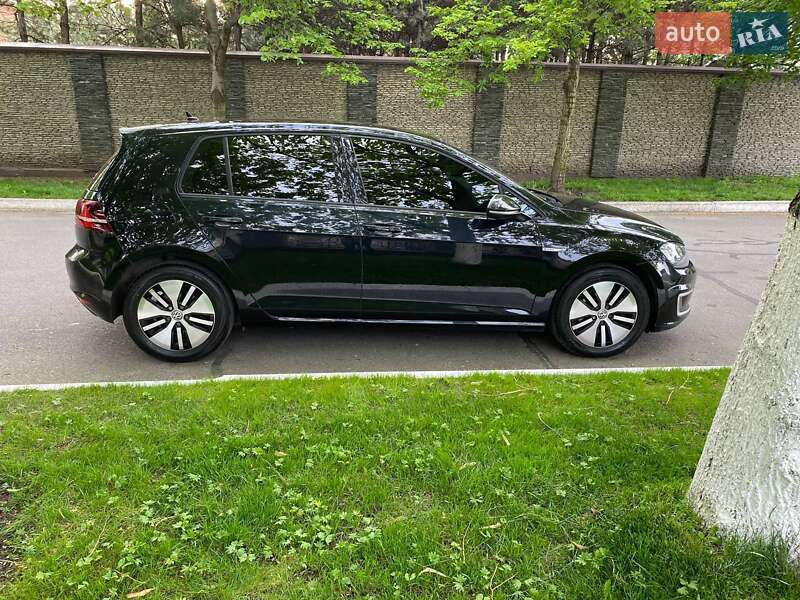 Хэтчбек Volkswagen e-Golf 2015 в Днепре