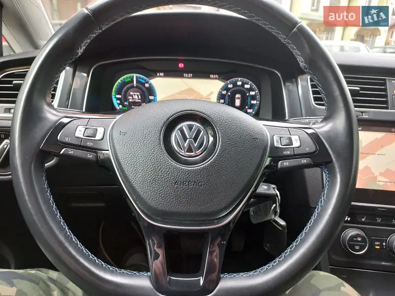 Хетчбек Volkswagen e-Golf 2020 в 