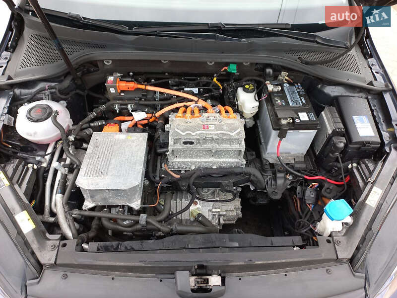 Хэтчбек Volkswagen e-Golf 2020 в Львове