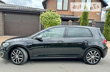 Хэтчбек Volkswagen e-Golf 2019 в 