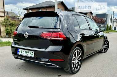 Хэтчбек Volkswagen e-Golf 2019 в 