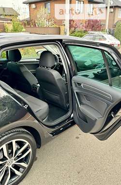 Хэтчбек Volkswagen e-Golf 2019 в 