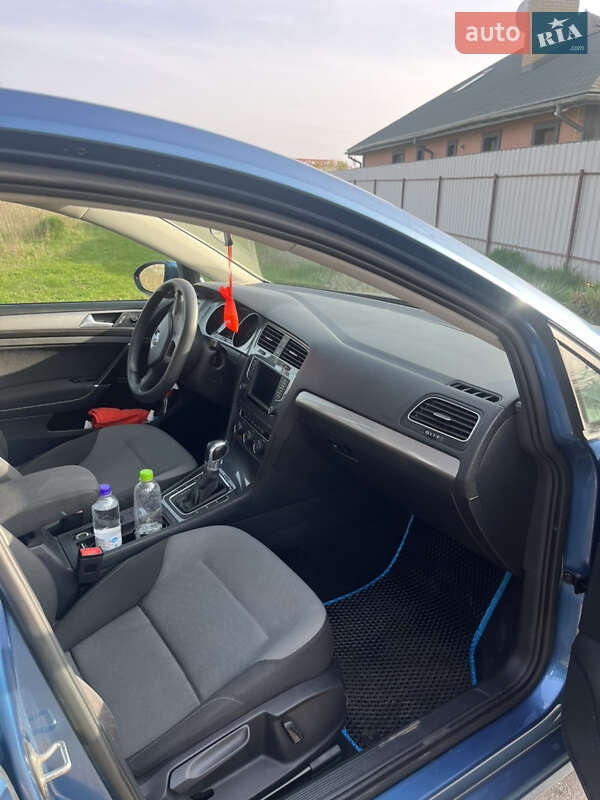 Хэтчбек Volkswagen e-Golf 2016 в Житомире