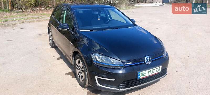 Хэтчбек Volkswagen e-Golf 2016 в 