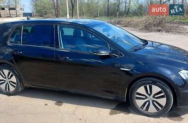 Хэтчбек Volkswagen e-Golf 2016 в 