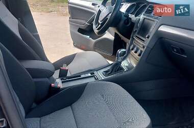 Хэтчбек Volkswagen e-Golf 2016 в 