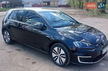 Хэтчбек Volkswagen e-Golf 2016 в 