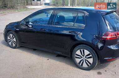 Хэтчбек Volkswagen e-Golf 2016 в 