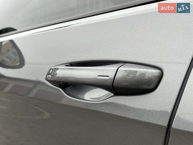 Хэтчбек Volkswagen e-Golf 2017 в Каменец-Подольском