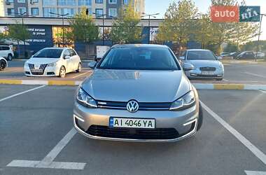 Хэтчбек Volkswagen e-Golf 2017 в 