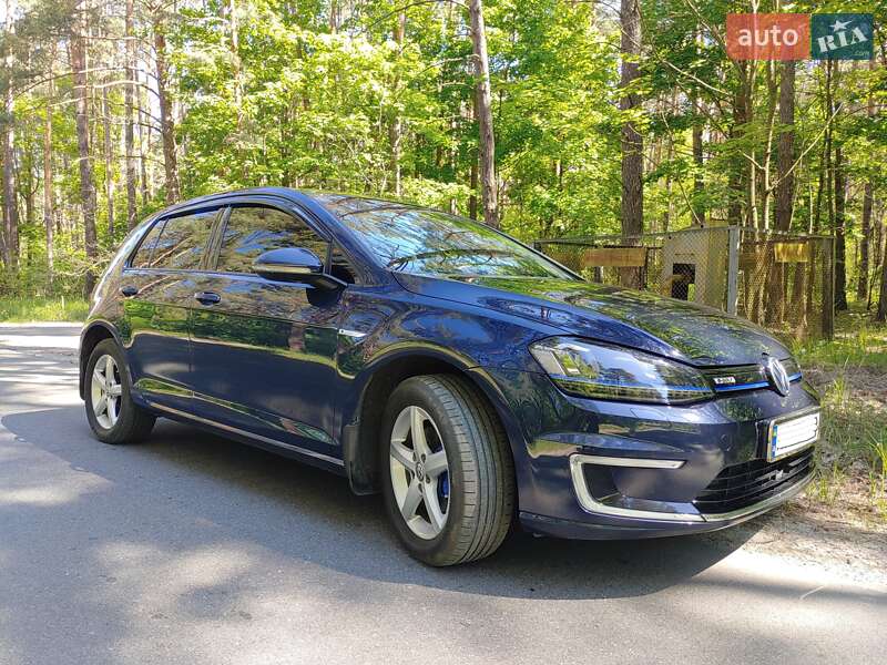 Volkswagen e-Golf 2015