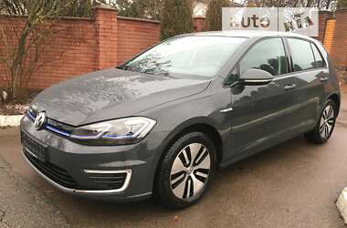 Хэтчбек Volkswagen e-Golf 2020 в Киеве