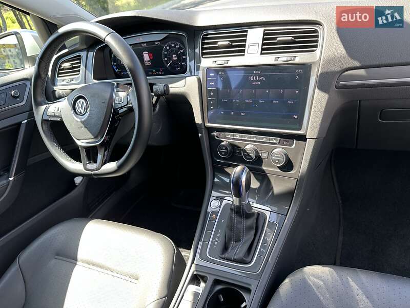 Хэтчбек Volkswagen e-Golf 2019 в Днепре
