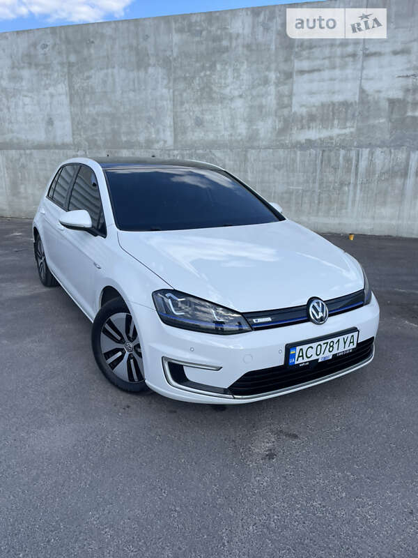 Хэтчбек Volkswagen e-Golf 2014 в Львове