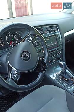 Хэтчбек Volkswagen e-Golf 2016 в Черновцах