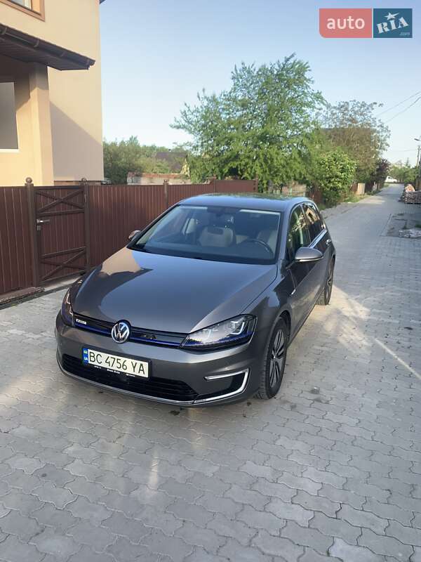 Volkswagen e-Golf 2015
