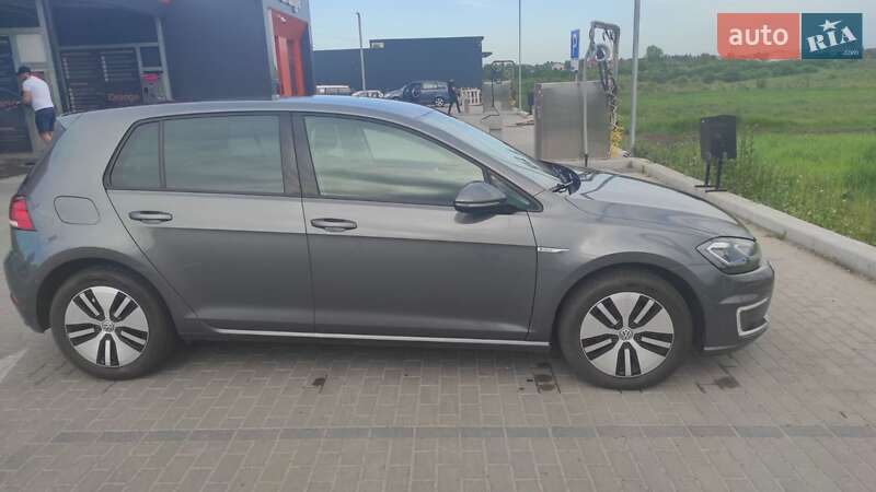 Хэтчбек Volkswagen e-Golf 2018 в Львове