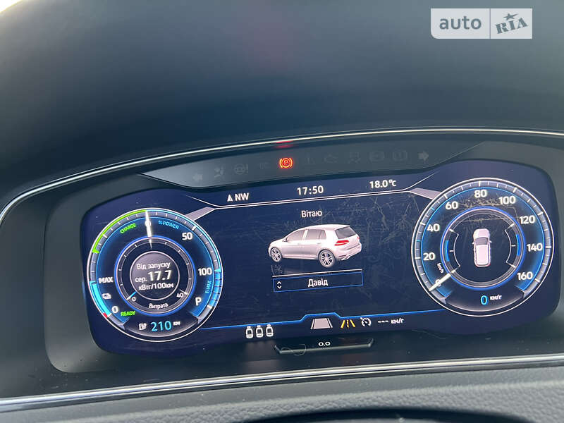 Хетчбек Volkswagen e-Golf 2018 в Києві