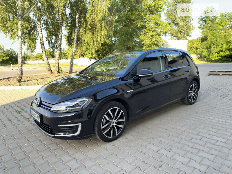 Хэтчбек Volkswagen e-Golf 2017 в Казатине